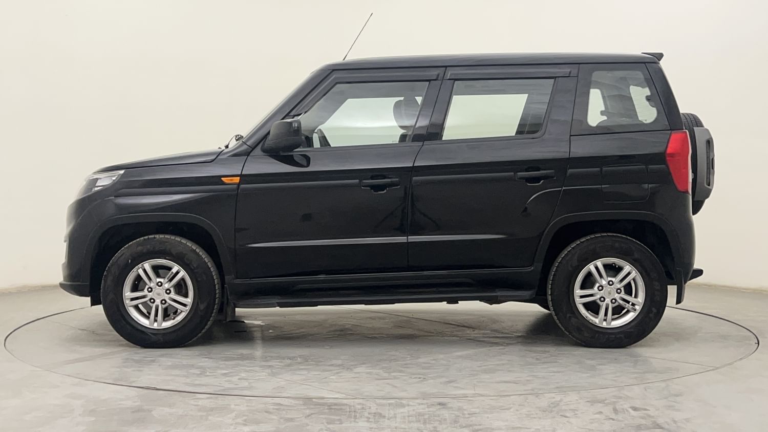 New Mahindra Bolero Neo exterior LEFT SIDE VIEW