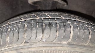 Used 2011 Hyundai i10 Sportz 1.2 AT Kappa2 Petrol Automatic tyres RIGHT FRONT TYRE TREAD VIEW