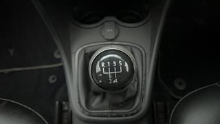 Used 2017 volkswagen Vento 1.5L Comfortline Diesel Diesel Manual interior GEAR  KNOB VIEW
