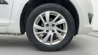 Used 2013 Maruti Suzuki Swift [2011-2017] ZXi Petrol Manual tyres RIGHT FRONT TYRE RIM VIEW