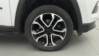 Used 2023 Jeep Compass Limited (O) 1.4 Petrol DCT Petrol Automatic tyres RIGHT FRONT TYRE RIM VIEW