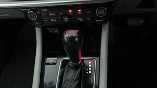 Used 2023 Jeep Compass Limited (O) 1.4 Petrol DCT Petrol Automatic interior GEAR  KNOB VIEW