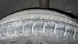 Used 2017 Renault Kwid [2015-2019] 1.0 RXT AMT Petrol Automatic tyres LEFT REAR TYRE TREAD VIEW
