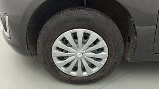 Used 2015 Maruti Suzuki Swift [2011-2017] VXi Petrol Manual tyres LEFT FRONT TYRE RIM VIEW