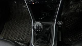 Used 2021 Maruti Suzuki S-Cross Zeta Petrol Manual interior GEAR  KNOB VIEW