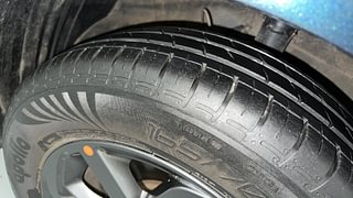 Used 2022 Hyundai Grand i10 Nios Sportz 1.2 Kappa VTVT CNG Petrol+cng Manual tyres RIGHT FRONT TYRE TREAD VIEW