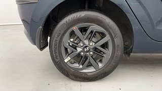 Used 2022 Hyundai Grand i10 Nios Sportz 1.2 Kappa VTVT CNG Petrol+cng Manual tyres RIGHT REAR TYRE RIM VIEW