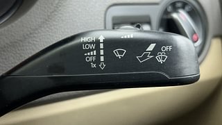 Used 2017 volkswagen Vento 1.2L Highline Petrol AT Petrol Automatic top_features Rain sensing wipers