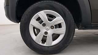 Used 2017 Renault Kwid [2015-2019] 1.0 RXT AMT Petrol Automatic tyres RIGHT REAR TYRE RIM VIEW