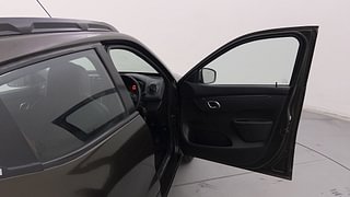 Used 2019 Renault Kwid [2015-2019] 1.0 RXT AMT Opt Petrol Automatic interior RIGHT FRONT DOOR OPEN VIEW
