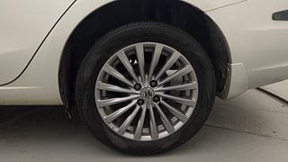 Used 2017 Maruti Suzuki Ciaz Alpha 1.4 AT Petrol Automatic tyres LEFT REAR TYRE RIM VIEW