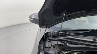 Used 2015 Maruti Suzuki Swift [2011-2017] VXi Petrol Manual engine ENGINE RIGHT SIDE HINGE & APRON VIEW
