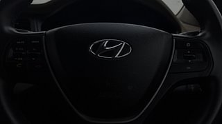 Used 2015 Hyundai Elite i20 Asta 1.4 CRDI Diesel Manual top_features Airbags