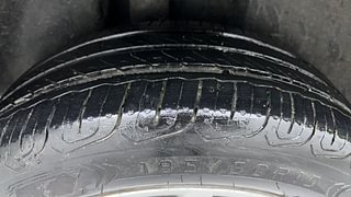 Used 2017 volkswagen Vento 1.2L Highline Petrol AT Petrol Automatic tyres RIGHT REAR TYRE TREAD VIEW