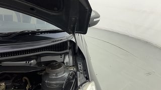 Used 2015 Maruti Suzuki Swift [2011-2017] VXi Petrol Manual engine ENGINE LEFT SIDE HINGE & APRON VIEW
