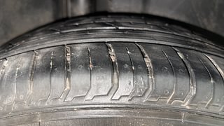 Used 2017 Maruti Suzuki Ciaz Alpha 1.4 AT Petrol Automatic tyres RIGHT REAR TYRE TREAD VIEW