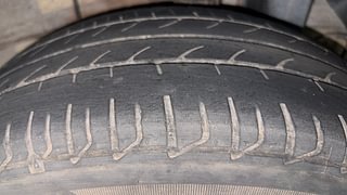 Used 2015 Hyundai Elite i20 Asta 1.4 CRDI Diesel Manual tyres LEFT REAR TYRE TREAD VIEW