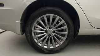 Used 2017 Maruti Suzuki Ciaz Alpha 1.4 AT Petrol Automatic tyres RIGHT REAR TYRE RIM VIEW