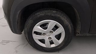 Used 2019 Renault Kwid [2015-2019] 1.0 RXT AMT Opt Petrol Automatic tyres LEFT FRONT TYRE RIM VIEW