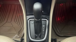 Used 2017 Maruti Suzuki Ciaz Alpha 1.4 AT Petrol Automatic interior GEAR  KNOB VIEW