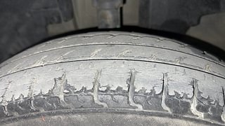 Used 2017 Renault Kwid [2015-2019] 1.0 RXT AMT Petrol Automatic tyres LEFT FRONT TYRE TREAD VIEW