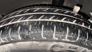 Used 2019 Renault Kwid [2015-2019] 1.0 RXT AMT Opt Petrol Automatic tyres LEFT REAR TYRE TREAD VIEW
