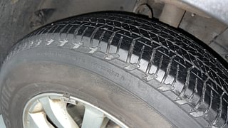 Used 2019 Mahindra XUV500 W9 Diesel Manual tyres RIGHT FRONT TYRE TREAD VIEW