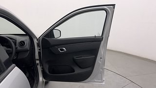 Used 2019 Renault Kwid [2017-2019] RXT 1.0 SCE Special (O) Petrol Manual interior RIGHT FRONT DOOR OPEN VIEW