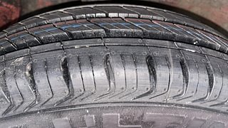 Used 2013 Maruti Suzuki Alto 800 Lxi Petrol Manual tyres RIGHT FRONT TYRE TREAD VIEW