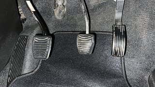 Used 2019 Mahindra XUV500 W9 Diesel Manual interior PEDALS VIEW