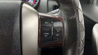 Used 2019 Mahindra XUV500 W9 Diesel Manual top_features Cruise control
