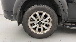 Used 2019 Mahindra XUV500 W9 Diesel Manual tyres RIGHT REAR TYRE RIM VIEW