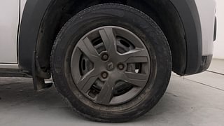 Used 2019 Renault Kwid [2017-2019] RXT 1.0 SCE Special (O) Petrol Manual tyres RIGHT FRONT TYRE RIM VIEW