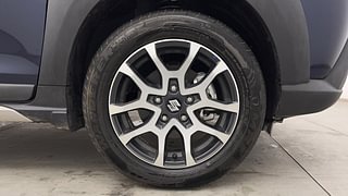 Used 2024 Maruti Suzuki XL6 Zeta MT Petrol Petrol Manual tyres RIGHT FRONT TYRE RIM VIEW