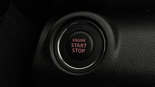 Used 2024 Maruti Suzuki XL6 Zeta MT Petrol Petrol Manual top_features Keyless start