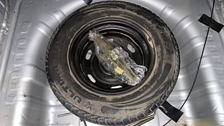 Used 2019 Renault Kwid [2017-2019] RXT 1.0 SCE Special (O) Petrol Manual tyres SPARE TYRE VIEW