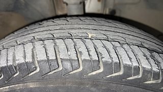 Used 2019 Renault Kwid [2017-2019] RXT 1.0 SCE Special (O) Petrol Manual tyres RIGHT FRONT TYRE TREAD VIEW