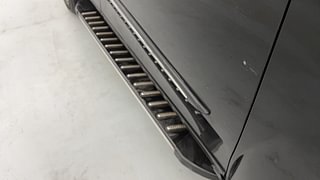 Used 2019 Mahindra XUV500 W9 Diesel Manual dents MINOR SCRATCH