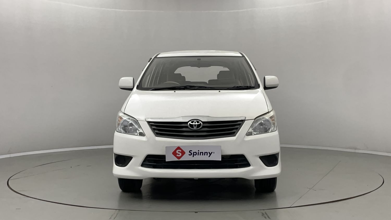 New Toyota Innova exterior FRONT VIEW