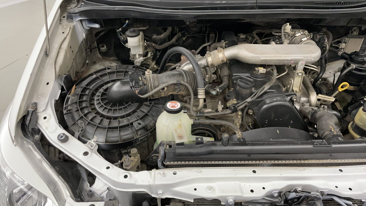 New Toyota Innova engine ENGINE RIGHT SIDE VIEW