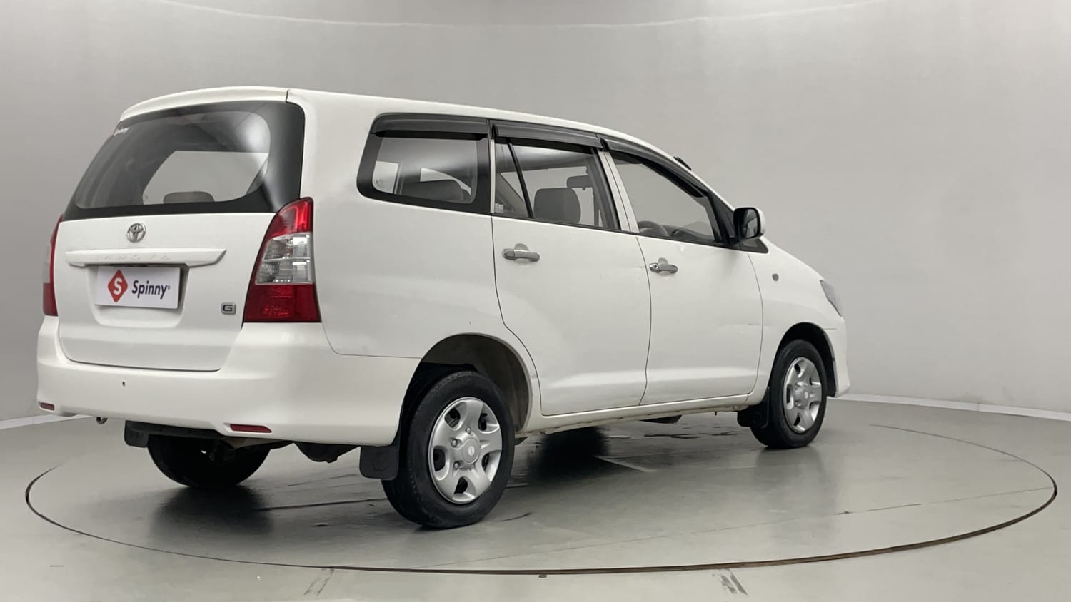 New Toyota Innova exterior RIGHT REAR CORNER VIEW