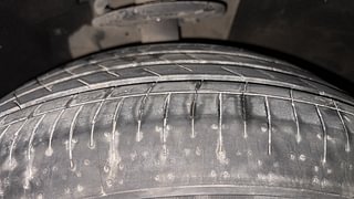 Used 2021 Mahindra XUV700 AX 7 Petrol AT Luxury Pack 7 STR Petrol Automatic tyres RIGHT FRONT TYRE TREAD VIEW