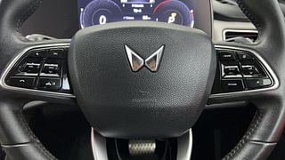 Used 2021 Mahindra XUV700 AX 7 Petrol AT Luxury Pack 7 STR Petrol Automatic top_features Cruise control
