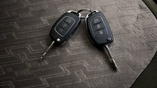 Used 2015 Hyundai Xcent S 1.1 CRDi (O) Diesel Manual extra CAR KEY VIEW