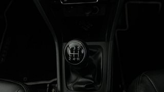 Used 2018 Maruti Suzuki Vitara Brezza [2016-2020] ZDi Diesel Manual interior GEAR  KNOB VIEW