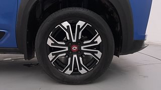 Used 2022 Renault Kiger RXZ Turbo CVT Petrol Automatic tyres RIGHT FRONT TYRE RIM VIEW