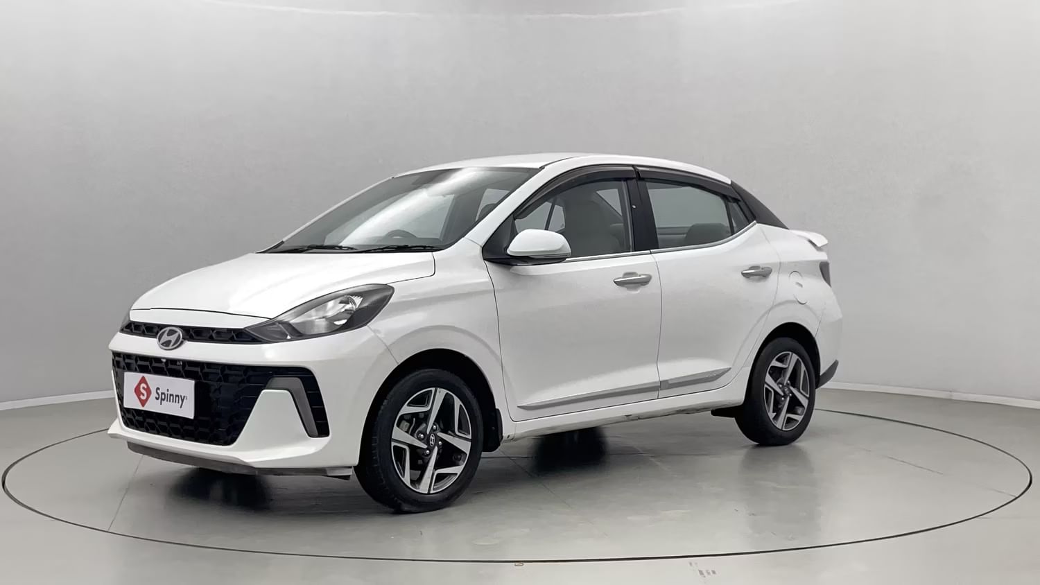 New Hyundai Aura Atlas White