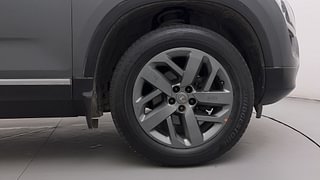 Used 2021 Tata Safari XT Plus Diesel Manual tyres RIGHT FRONT TYRE RIM VIEW