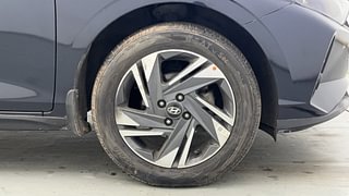 Used 2022 Hyundai New i20 Asta (O) 1.2 MT Petrol Manual tyres RIGHT FRONT TYRE RIM VIEW