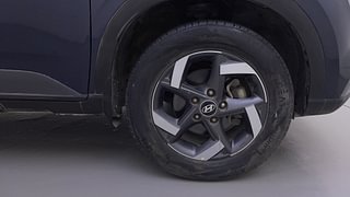 Used 2020 Hyundai Venue SX 1.4 (O) CRDi Diesel Manual tyres RIGHT FRONT TYRE RIM VIEW